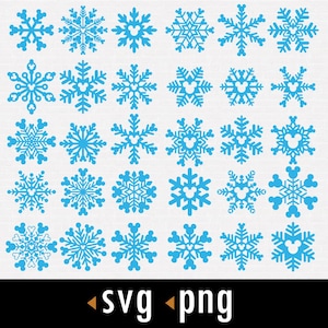 Puede incluir: Un conjunto de 30 archivos de corte digital SVG y PNG de copos de nieve azules. Cada copo de nieve presenta una cabeza de Mickey Mouse en el centro.