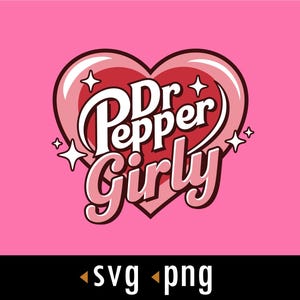 Puede incluir: Un corazón rosa con el texto "Dr Pepper Girly" en letras blancas y rojas. El corazón tiene un contorno rojo y brillos alrededor.