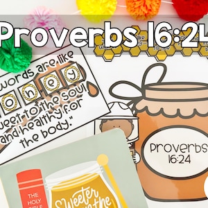 Puede incluir: Un póster de aula imprimible con el versículo bíblico Proverbios 16:24, "Las palabras amables son como la miel, dulces para el alma y saludables para el cuerpo." El póster presenta ilustraciones de un tarro de miel y panales.