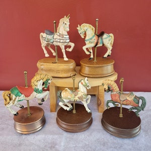 Set Of (5) Vintage 1970&#39;s Music Box Carousel Horses