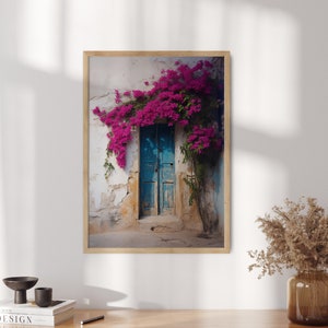 Impresión de puerta azul y buganvilla: arte mural floral mediterráneo