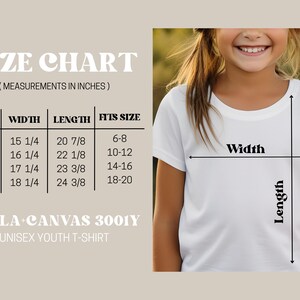 Pu&ograve; includere: T-shirt bianco unisex per bambini con tabella delle taglie. La tabella mostra le misure in pollici per le taglie dalla S alla XL, con larghezze da 38,7 a 46,4 cm e lunghezze da 53,0 a 61,9 cm. La maglietta &egrave; di Bella + Canvas.