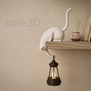 Kat met lantaarn plankdecoratie – 3D-geprint kattenbeeldje met LED-theelichtje boekenplankdecoratie – Cadeau voor kattenliefhebbers nachtlampje Edge