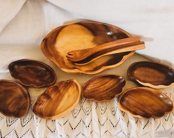 Hand Carved Wooden Salad Serving Bowl Set | Shell Shaped | Mid Century | Service for 6 | 9-Piece Set