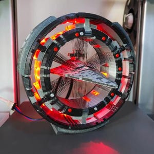 Zawieszony Niszczyciel Gwiezdny 3D Plik STL - Pływający Model Statku Gwiezdnego - Sci-Fi Wiszący Wyświetlacz - Zainspirowany Gwiezdnymi Wojnami - Diorama Do Druku 3D