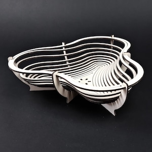 Fruttiera tagliata al laser, cestino tagliato al laser, cestino a spirale, forma a trifoglio, file svg tagliato al laser, fruttiera in legno, forma moderna a trifoglio, modello al laser.