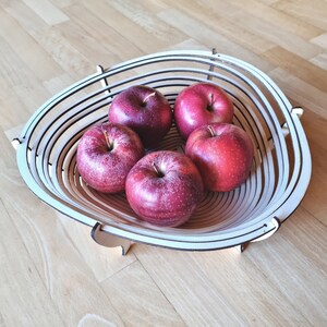 Fruit bowl laser cut, spiral basket triangular, laser cut files, basket in Reuleaux shape, svg laser cut file, fruit bowl wood, fruit basket for kitchen.