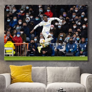 Vinicius Junior Wall Art, Soccer Print, Vinicius Jr Poster Art Print, Sports Wall Art, Man Cave Gift,Kids Room Decor , Ready to Hang Canvas