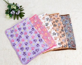 fleece puppy blanket. fleece dog blanket. Cat blanket. 3 sizes (S) 60x40cm (M) 76X52cm (L) 104X76cm