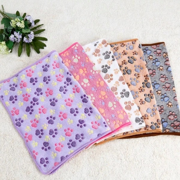 fleece puppy blanket. fleece dog blanket. Cat blanket. 3 sizes (S) 60x40cm (M) 76X52cm (L) 104X76cm