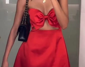 Mini-robe rouge à épaules dénudées, sans manches, avec nœud, sans bretelles, découpée, pour femmes