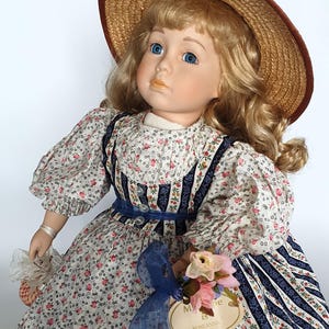Porcelain Doll &quot;Roseanne&quot; 16&quot;(40cm), Vintage Limited Edition Collector’s Porcelain Doll (87)