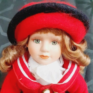 Vintage Porcelain Doll &#39;&#39;Meg&#39;&#39; 14&quot; (35cm) by The Leonardo Collection, Vintage Limited Edition Collector’s Porcelain Doll (637)