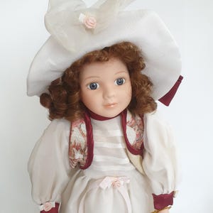 Muñeca de porcelana &quot;Franceska&quot; de 43 cm (17&quot;) de la Colección Knightsbridge. Muñeca de porcelana vintage, rara y de edición limitada para coleccionistas (377)