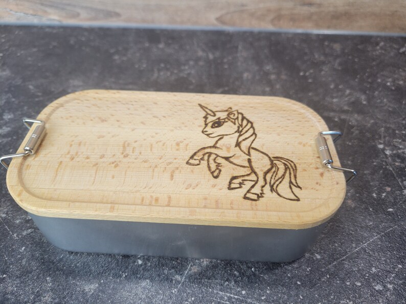 Metall Lunchbox personalisiert mit Holzdeckel Einhorn handgebrannt heimisches Buchenholz Mädchentraum Bild 3