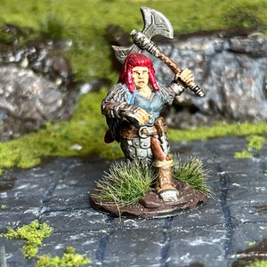 Hand Painted Dwarf Female Barbarian/Fighter Miniature
