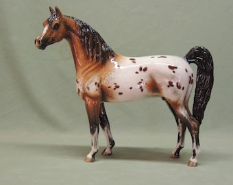 AraAppaloosa - Extended Blanket - Ceramic Horse Figurine - 31cm Long x 29cm High - Cheval Ceramics