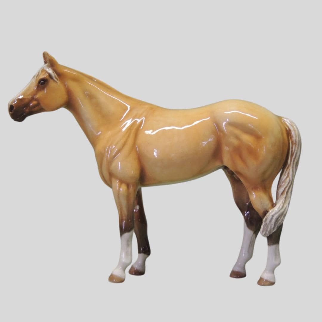 Palomino Small Quarter Horse - 25 cm Long x 19cm High x 7cm Wide - Cheval Ceramics - Ceramic Figurine