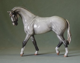 Grey Walking Thoroughbred -  Ceramic Figurine  - 25cm Long  x 20cm High - Cheval Ceramics
