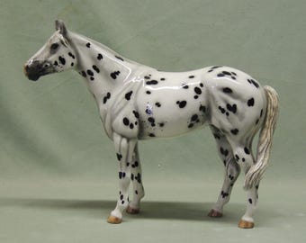 Leopard Appaloosa Small Quarter Horse - 25 cm Long x 19cm High x 7cm Wide - Cheval Ceramics - Ceramic Figurine