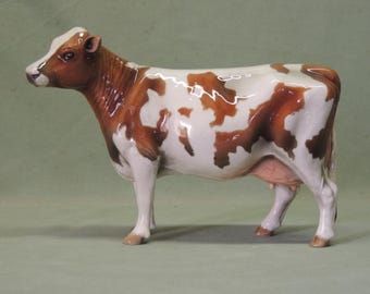 Vaca de Ayrshire - Figura de cerámica - 23 cm de largo x 15 cm de alto - Cerámica Cheval
