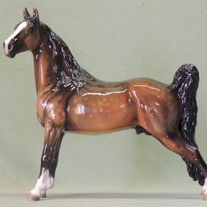 Tennessee Walking Horse - 23cm High x 22cm Long - Ceramic Figurine - Cheval Ceramics
