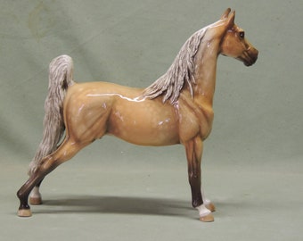 Palomino Saddlebred - 23cm High x 22cm Long - Ceramic Figurine - Cheval Ceramics