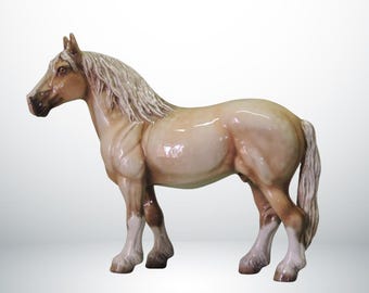 American Cream Draft - Ceramic Horse Figurine - 25cm High - 21cm Long - Cheval Ceramics