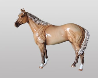 Palomino Large Quarter Horse - Ceramic Horse Figurine -  22cm Long x 26cm High x 8cm Wide - Cheval Ceramics