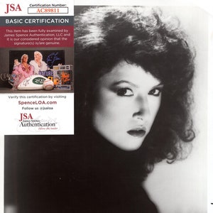 Melissa Manchester Singer Actress Hand Signed Autograph 8x10 Photo with JSA COA