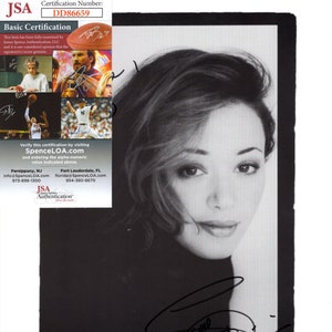 Leah Remini Actress Hand Signed Autograph 8x10 Photo with JSA COA King of Queens