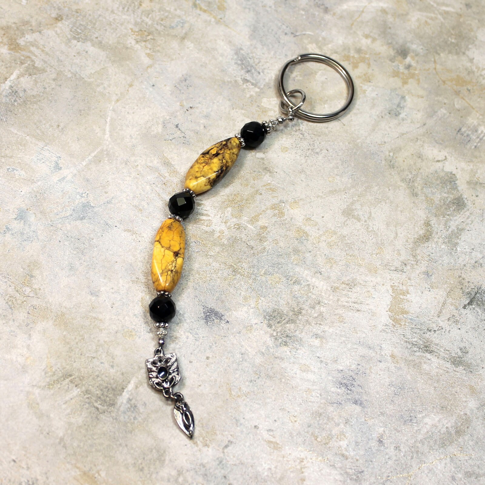 【HALEINE】 25SS/ONYX & LLIC PEARL LAYER KEYCHAIN Wholesale Women Fashion Bow Pearl Chain Key Chain Pendant