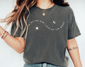 Comfort Colors® Aesthetic Shirt, Live By The Sun Love By The Moon Shirt, Inspirational Shirts, Moon And Sun Shirt, Yoga Shirt Women,Moon Tee