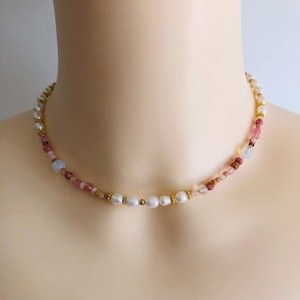 Gemstone necklace in rose pastel with natural freshwater pearls, agate, tourmaline and jade, necklace in boho-chic
