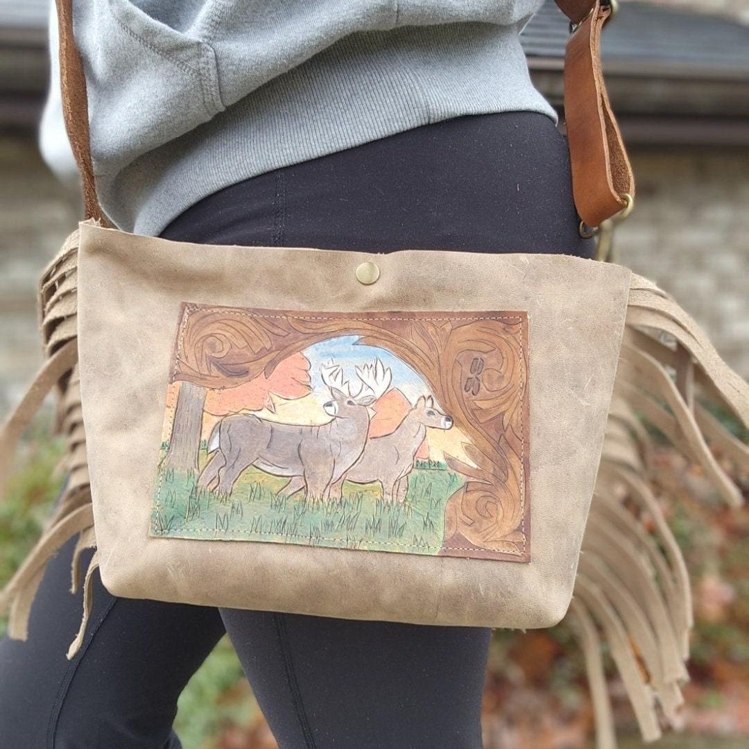 Whitetail deer crossbody with adjustable strap - Thumbnail 2