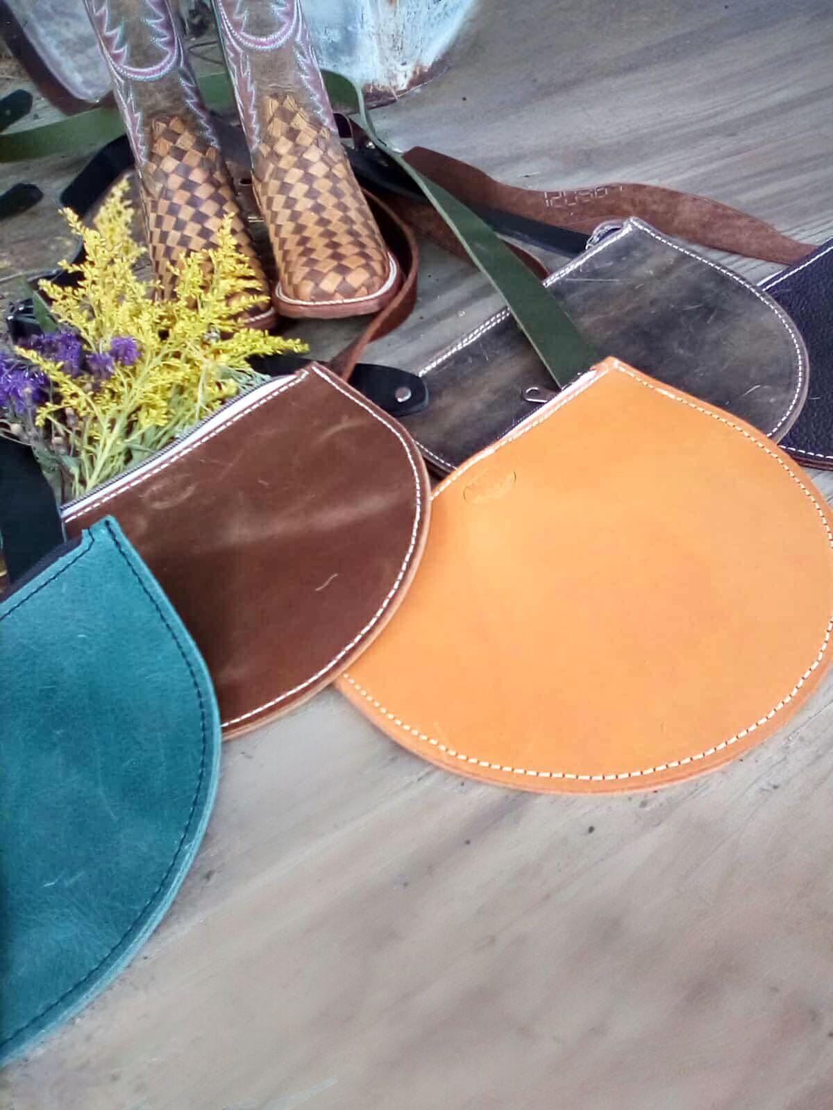 The Monroe Crossbody- perfect bag for the minimalist everyday carry or for going out! - Thumbnail 4