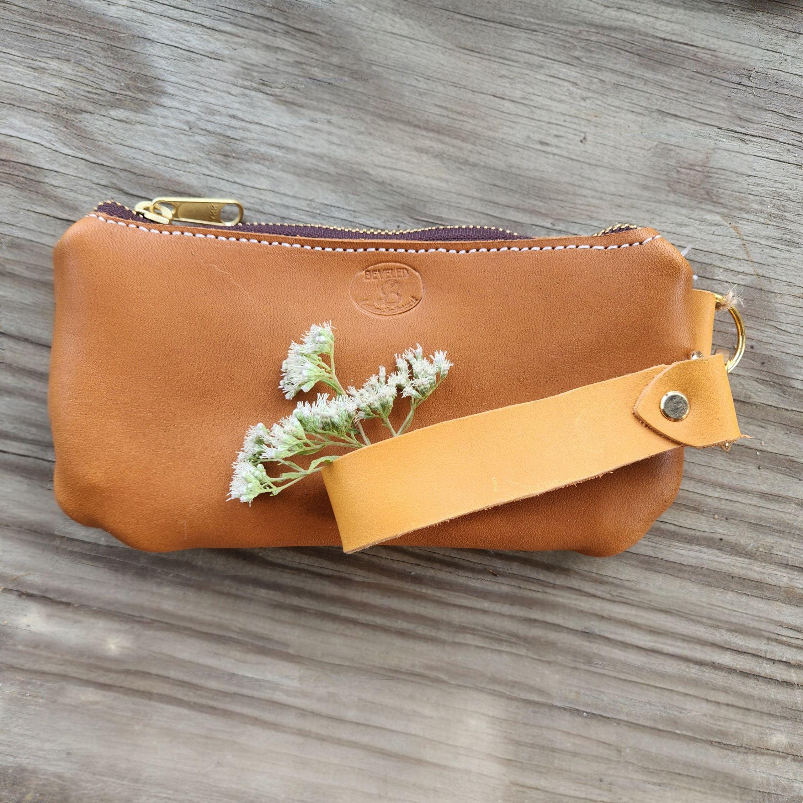 The BE wristlet- handmade leather wristlet. Perfect for an evening bag or use as a wallet & pair with a tote! - Thumbnail 5