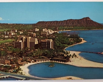 HAWAÏ Hilton Hawaiian Village Honolulu Beach Vintage Chrome briefkaart ongepost