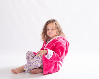 Children & Baby 100% Organic Sherpa Fleece Pink Hooded Dressing Gown with Dizzy Daisy, Matching Girls Sustainable Sleepwear, 1-8 Years