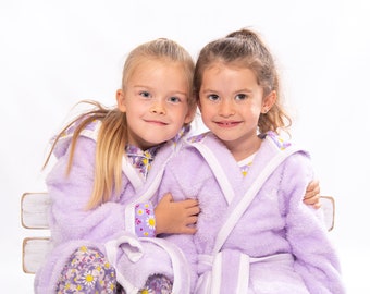 Children & Baby 100% Organic Sherpa Fleece Lilac Hooded Dressing Gown with Dizzy Daisy, Matching Girls Sustainable Sleepwear, 1-8 Years