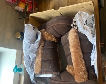 Classic uggs chillapeak boots