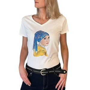 Handmade Designers Custom &quot;Pearl Earring&quot; t-shirt