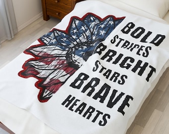 Patriotic Velveteen Plush Blanket: Stars & Stripes - Lightweight Comfort