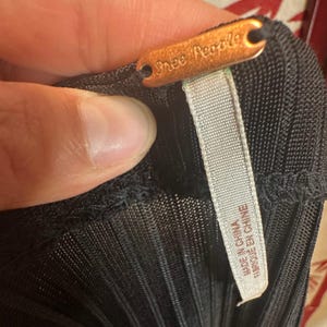 Free People Liten Svart Klänning Ribbad Stickad Twist Framtill Sidosprund Midi Storlek XS bild 8