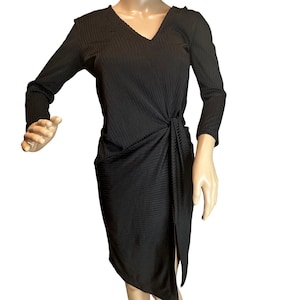 Free People Liten Svart Klänning Ribbad Stickad Twist Framtill Sidosprund Midi Storlek XS bild 1