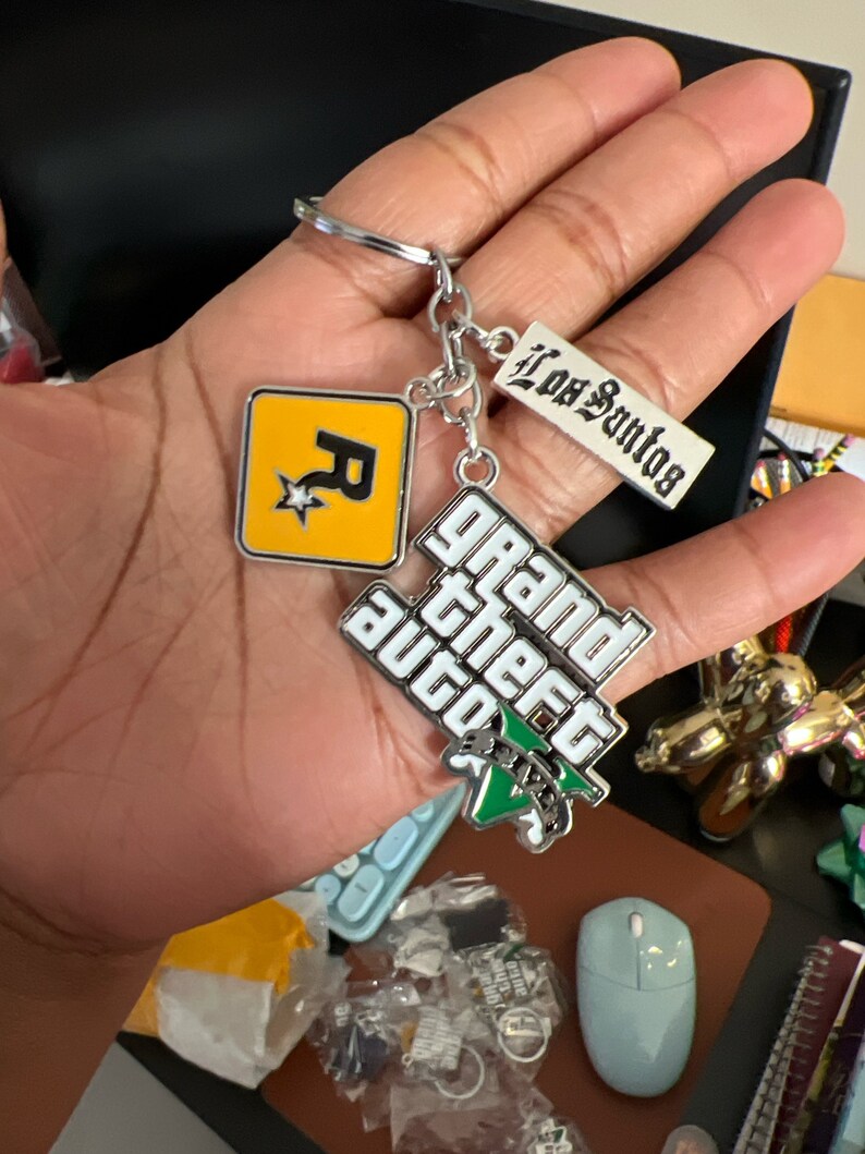 GTA 5 Keychain Gaming Keyring Handcrafted Souvenir for Gamers Gift for Video Game Enthusiasts