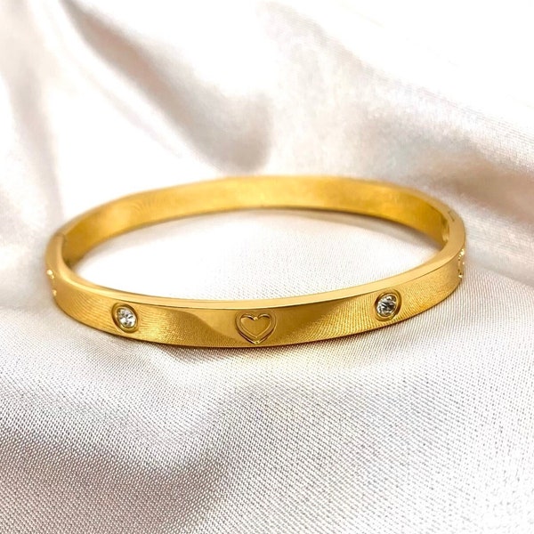 18k Gold Plated Rhinestone Engraved Heart Bangle - Hypoallergenic Bangle -Tarnish Free Jewellery - Friendship Jewellery Gift - Gift Boxed