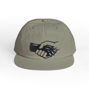 Gorro con estampado de animales - Gorro para amantes de la vida silvestre - Gorro naturalista - Gorra de nailon del Consejo de Criaturas, eucalipto imagen 2