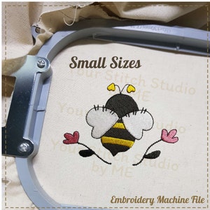 Mini abeja bordada - Abeja linda - Archivo digital para máquina de bordar, 6 tamaños (rango de altura de 1,02 a 3,50 pulgadas) - Se adapta a un aro de 4 x 4 pulgadas (100 x 100 mm)