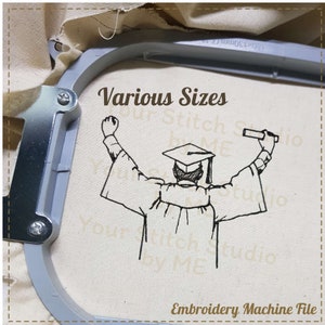 Motif de broderie de remise des diplômes - Félicitations homme fichier numérique pour machine à broder, 6 tailles (largeur de 2,01 à 7,00 po.)